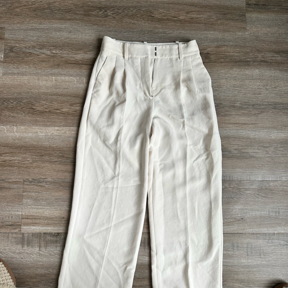 Aritzia - Wilfred White Effortless Pant